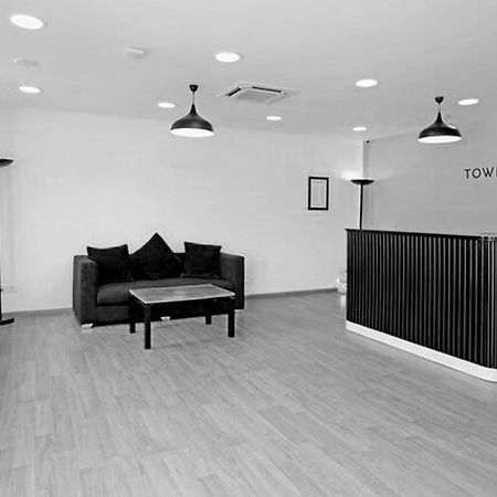 Oyo Townhouse 17 Huda City Center Near Leisure Valley Park Гургаон Экстерьер фото