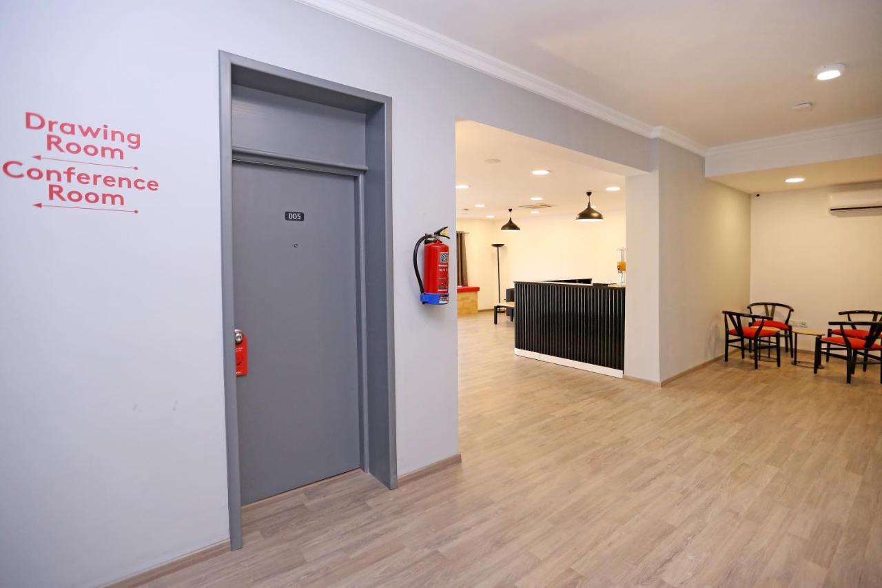 Oyo Townhouse 17 Huda City Center Near Leisure Valley Park Гургаон Экстерьер фото